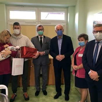 Aktualność Pierwsze dziecko urodzone w Wojewódzkim Szpitalu Podkarpackim im. Jana Pawła II w Krośnie w 2021 roku i jednocześnie pierwszy krośnianin. 